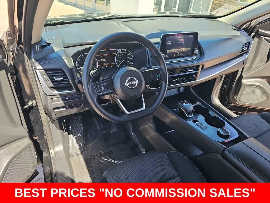 Used 2024 Nissan Rogue SV AWD/4WD image 16