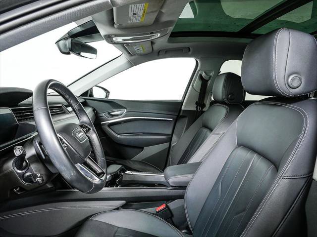 Used 2022 Audi e-tron Premium w/ Convenience Plus Package AWD/4WD image 5