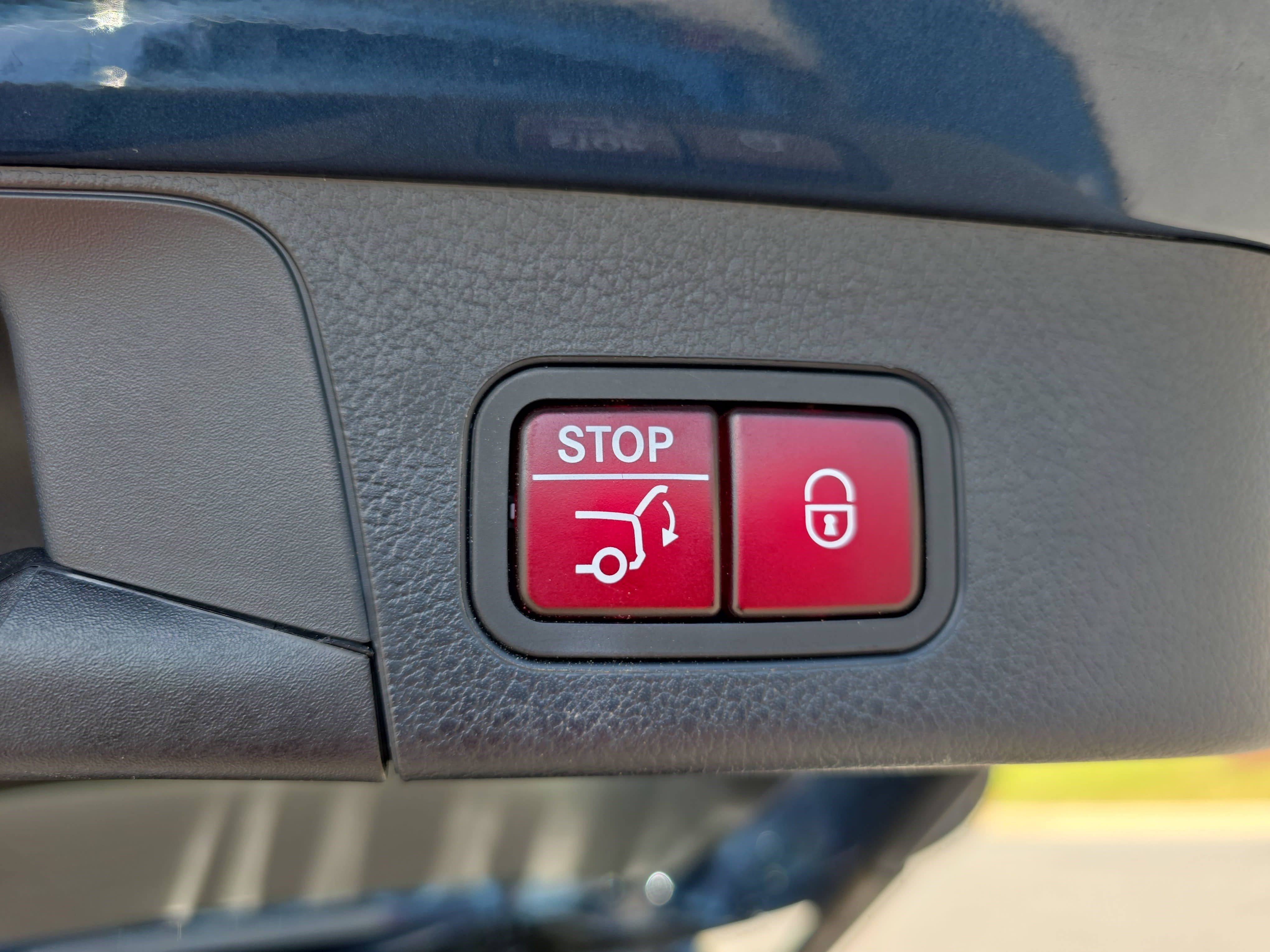 Used 2022 Mercedes-Benz GLB 250 4MATIC image 13
