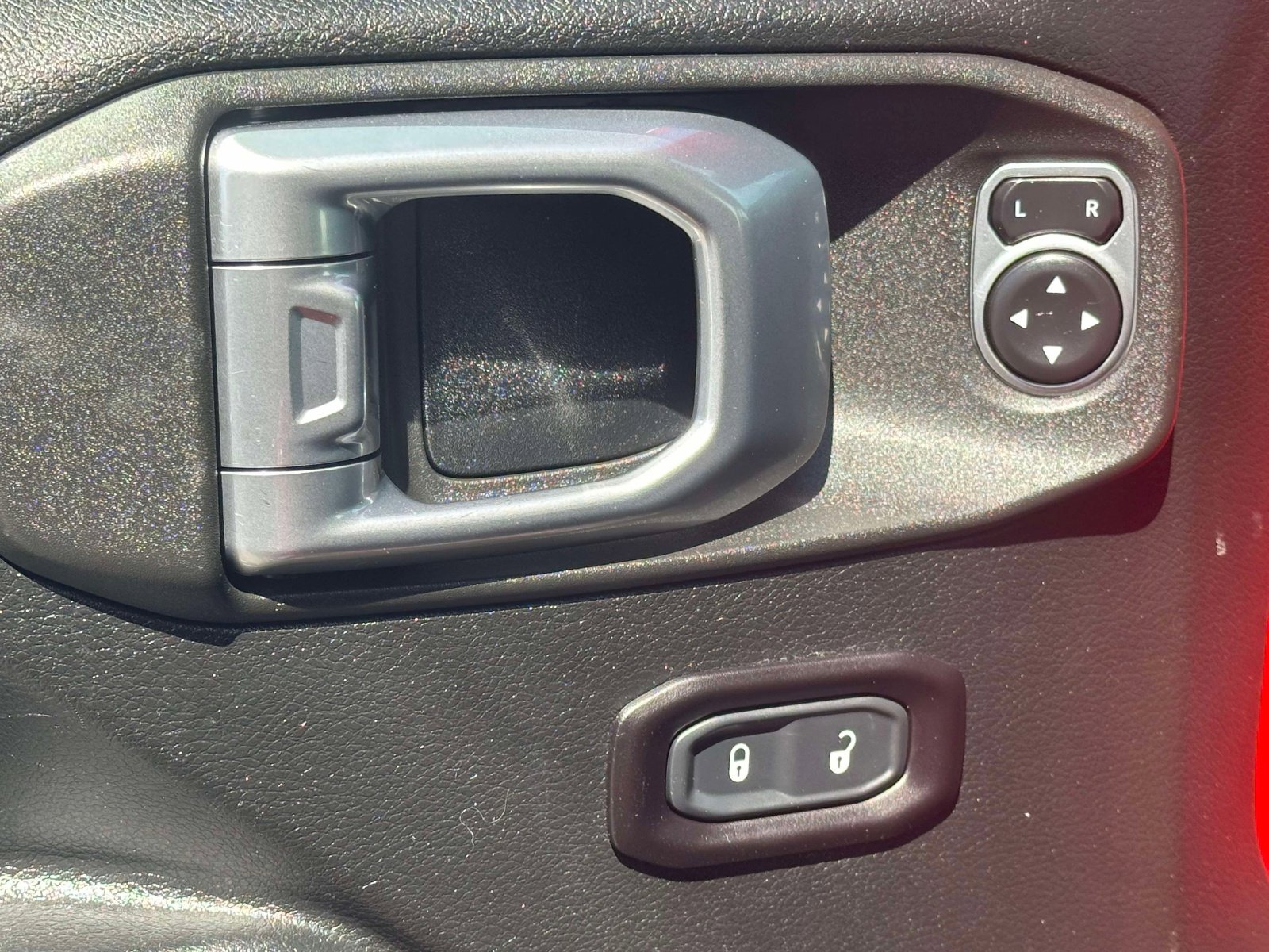 Used 2019 Jeep Wrangler Sport AWD/4WD image 18