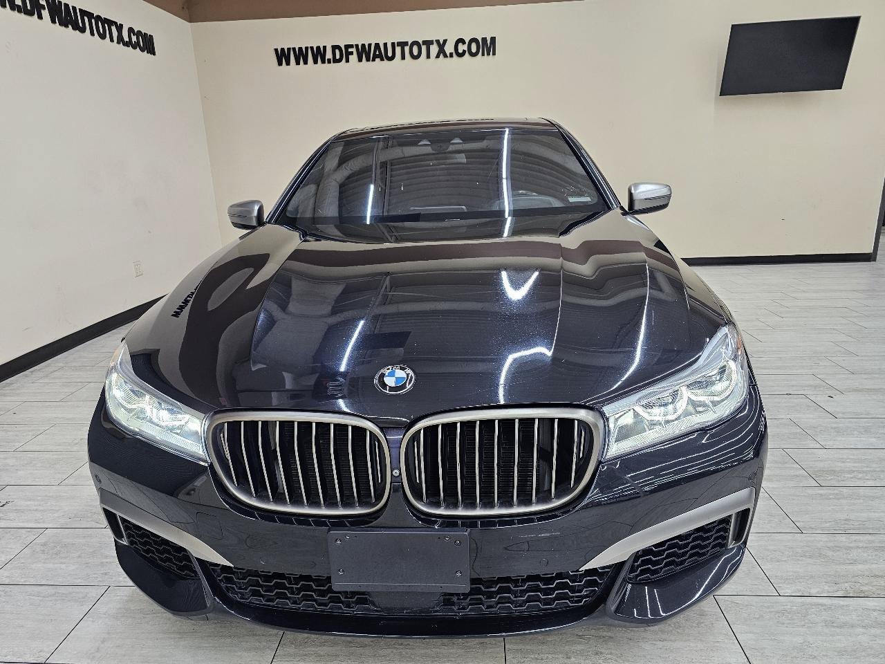 Used 2018 BMW M760i xDrive AWD/4WD image 3