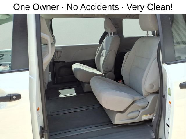 Used 2020 Toyota Sienna L FWD image 22