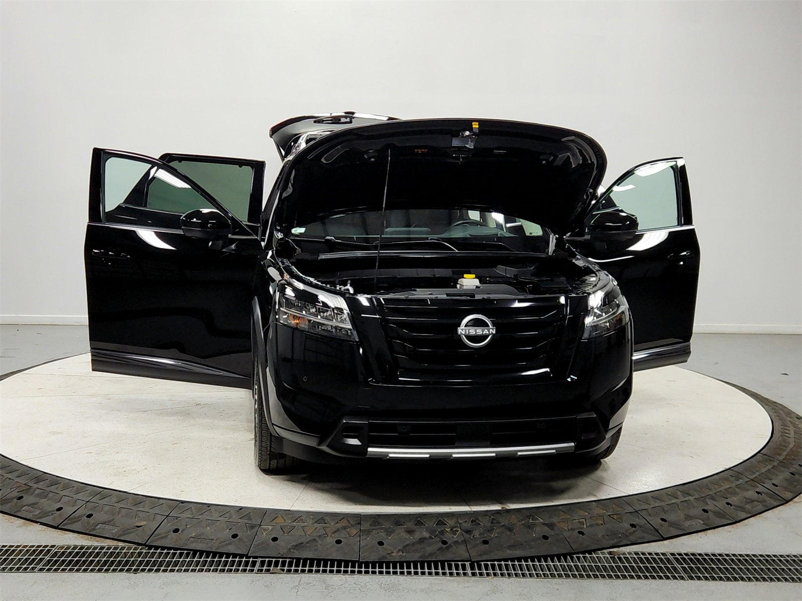 Used 2024 Nissan Pathfinder Platinum w/ Lighting Package (N93) image 10