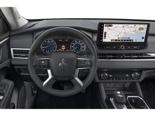 Used 2025 Mitsubishi Outlander SE image 6