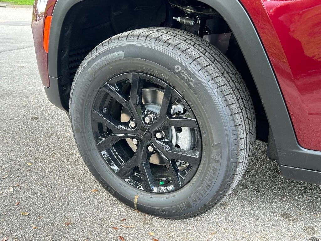 New 2025 Jeep Grand Cherokee Altitude image 23