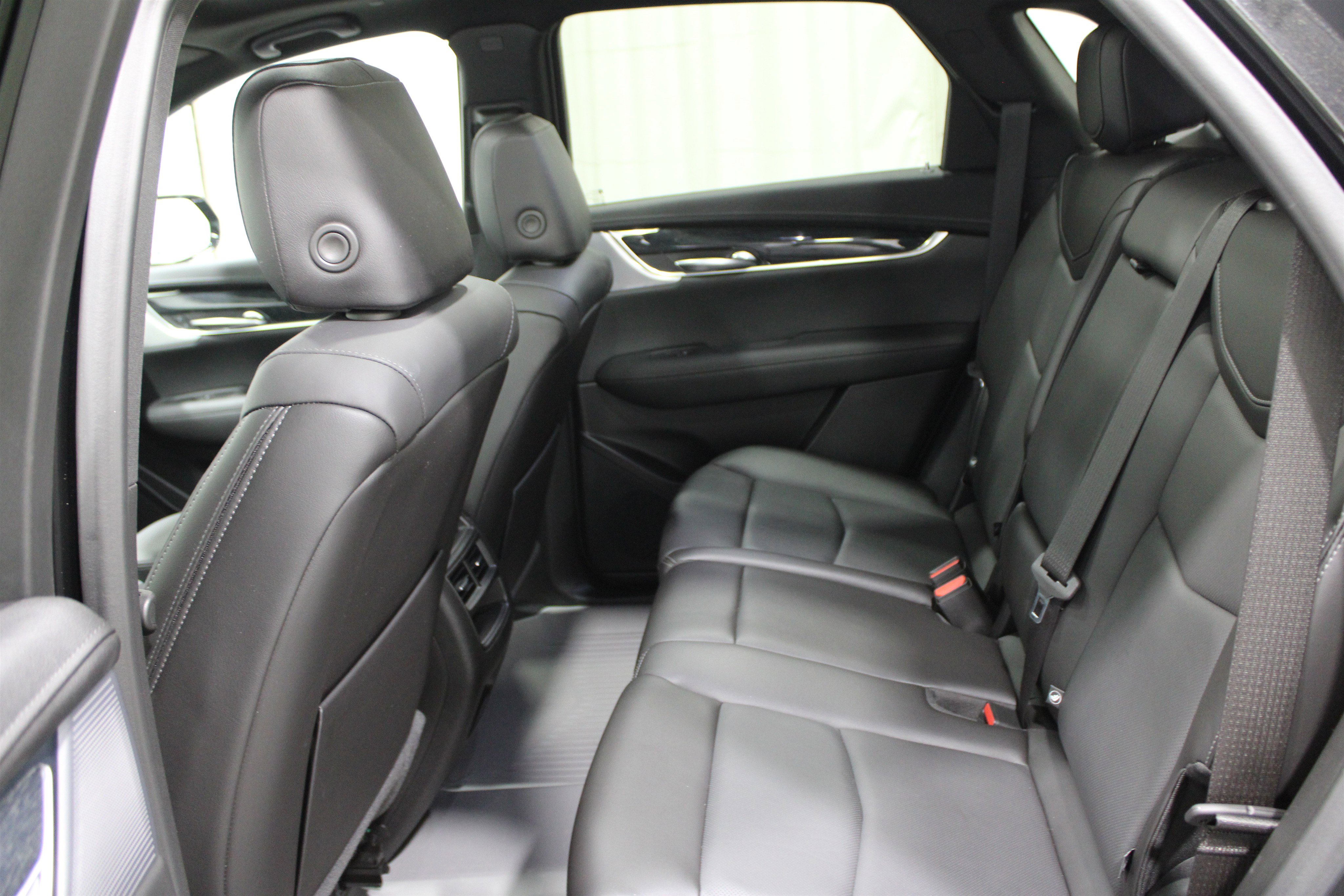 Used 2022 Cadillac XT5 Premium Luxury w/ LPO, Floor Liner Package image 22