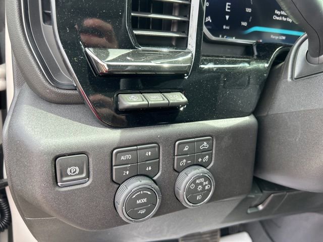 New 2026 Chevrolet Silverado 2500 ZR2 w/ LPO, Dark Essentials Package AWD/4WD image 18