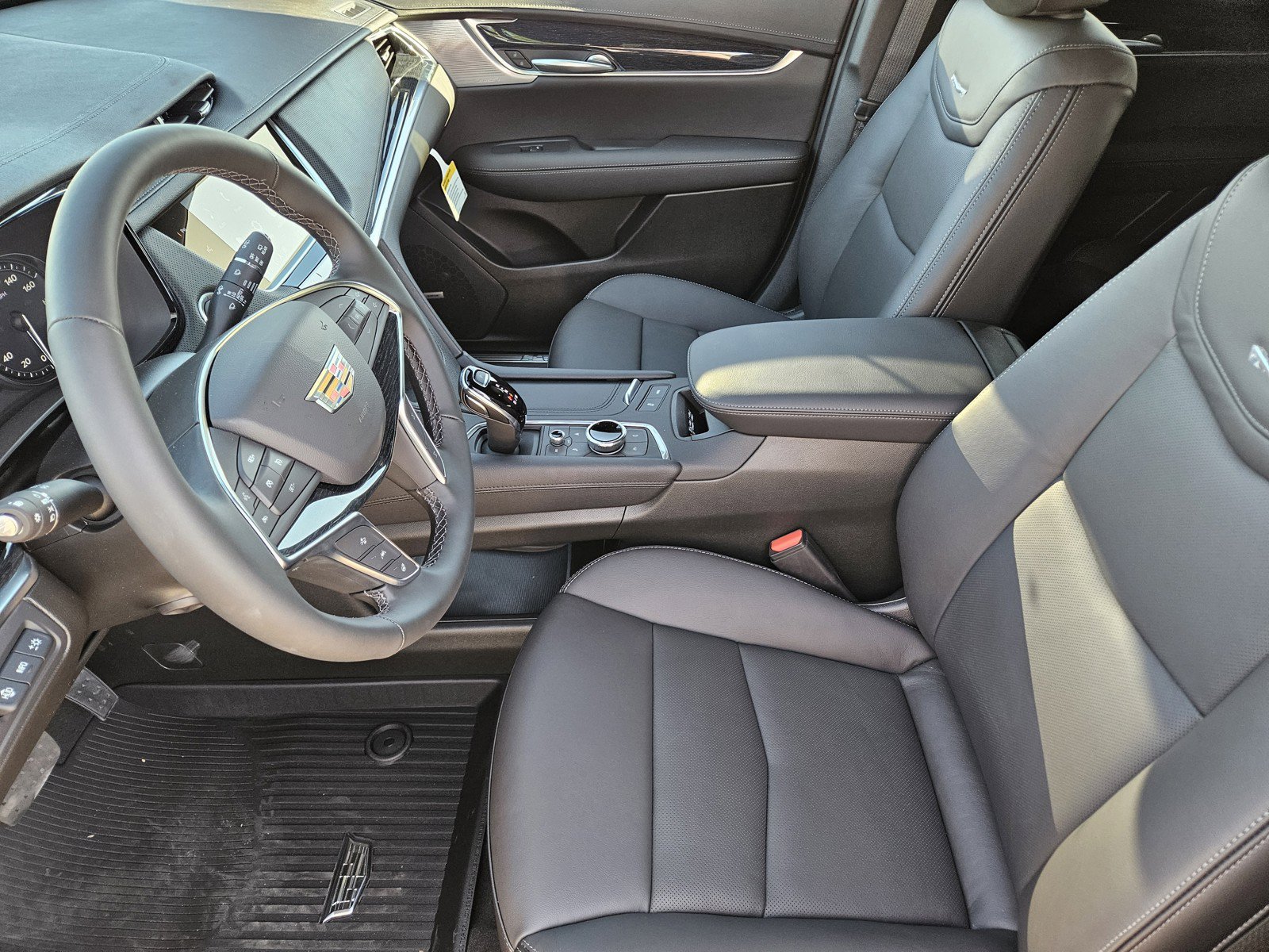 New 2026 Cadillac XT5 Premium Luxury w/ LPO, Floor Liner Package FWD image 9