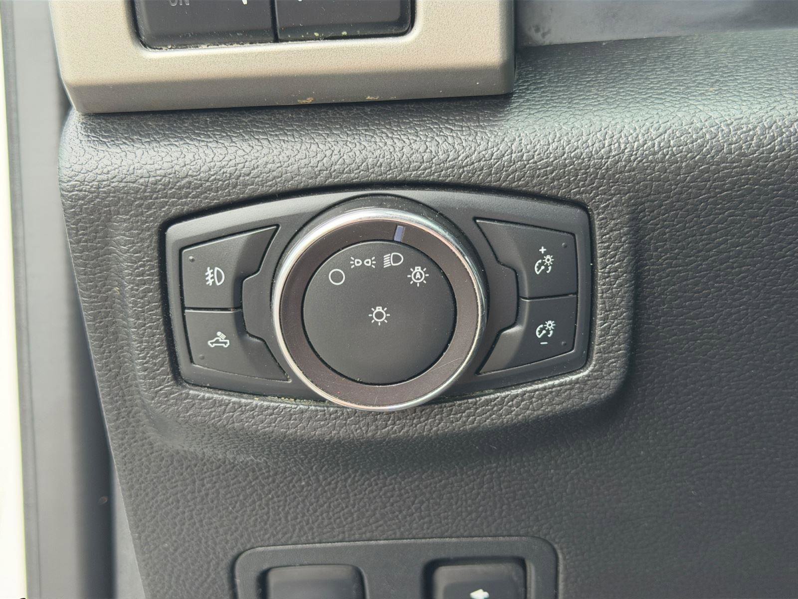 Used 2019 Ford F250 Lariat w/ Lariat Ultimate Package image 31