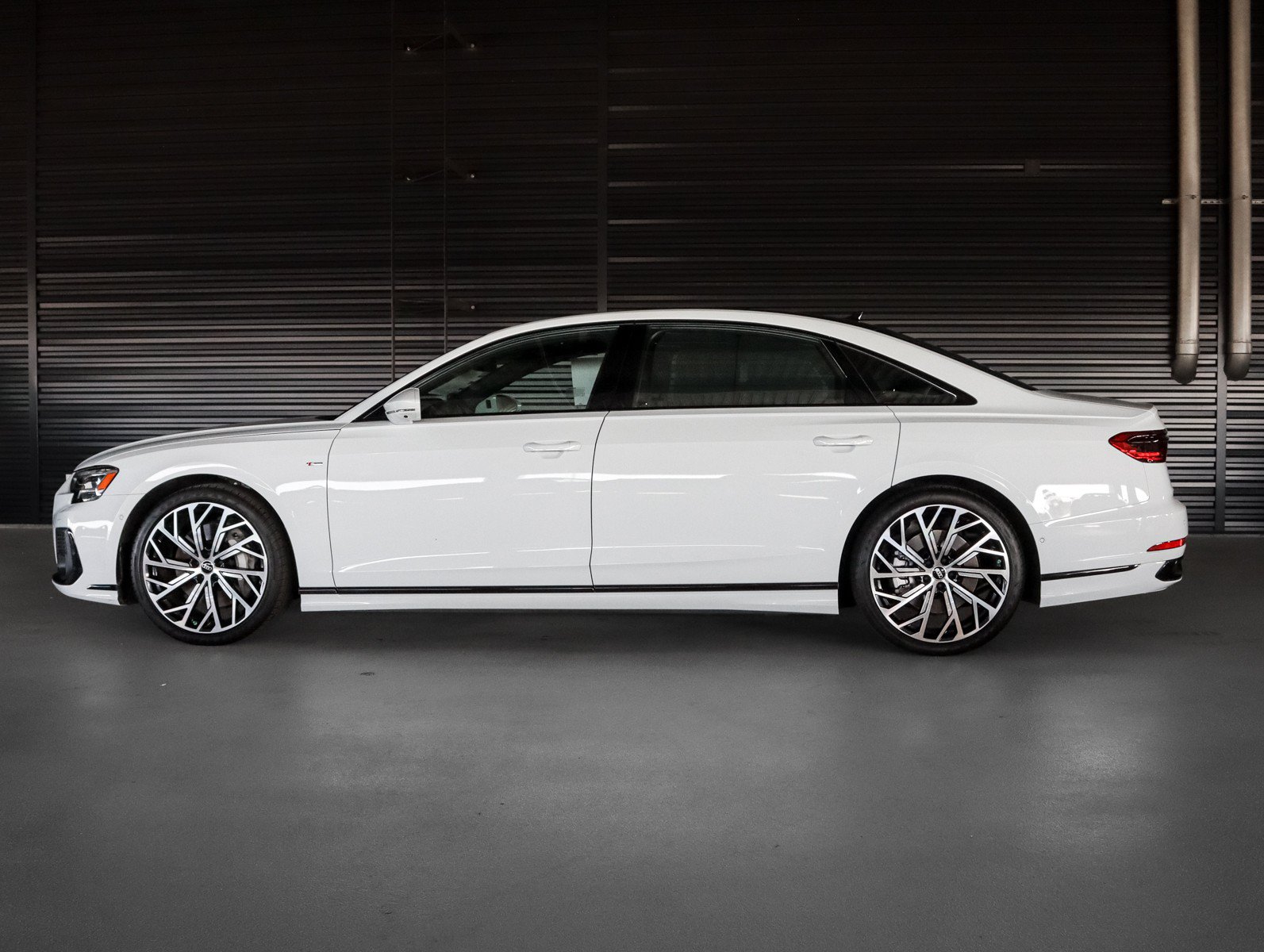 Used 2023 Audi A8 L 3.0T AWD/4WD image 14