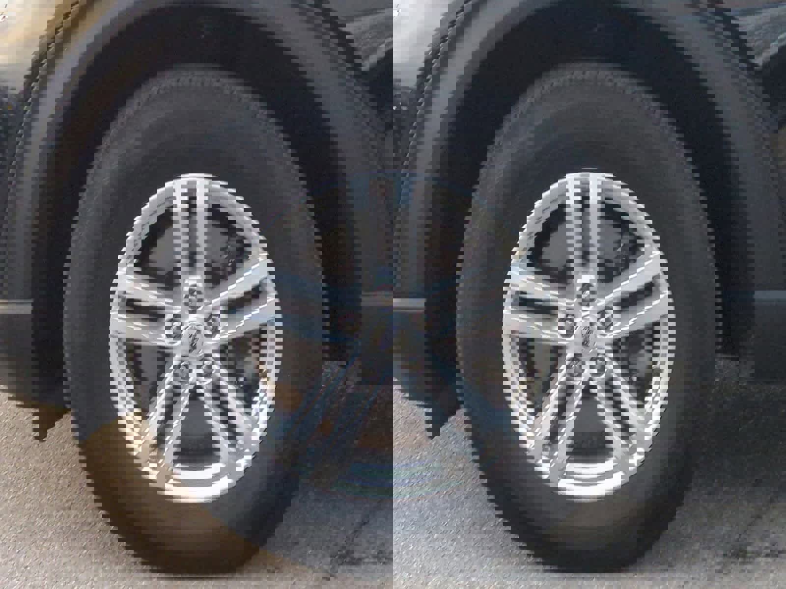 Used 2023 Ford Explorer XLT image 14