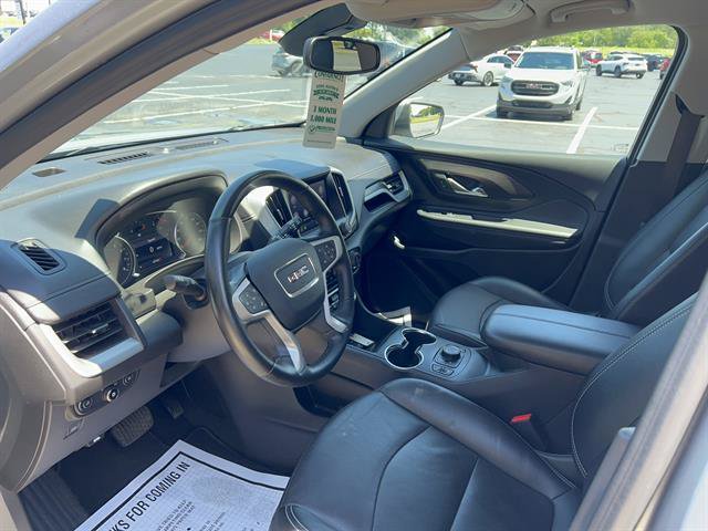 Used 2024 GMC Terrain SLT AWD/4WD image 15
