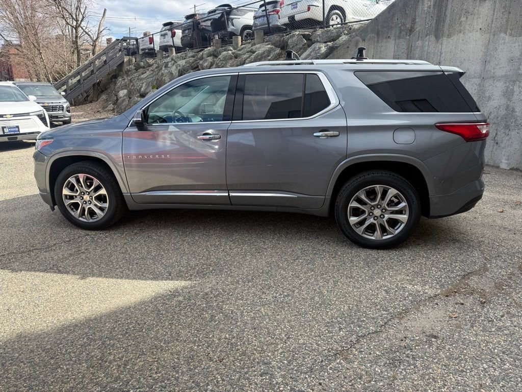 Used 2019 Chevrolet Traverse Premier w/ LPO, Floor Liner Package AWD/4WD image 3