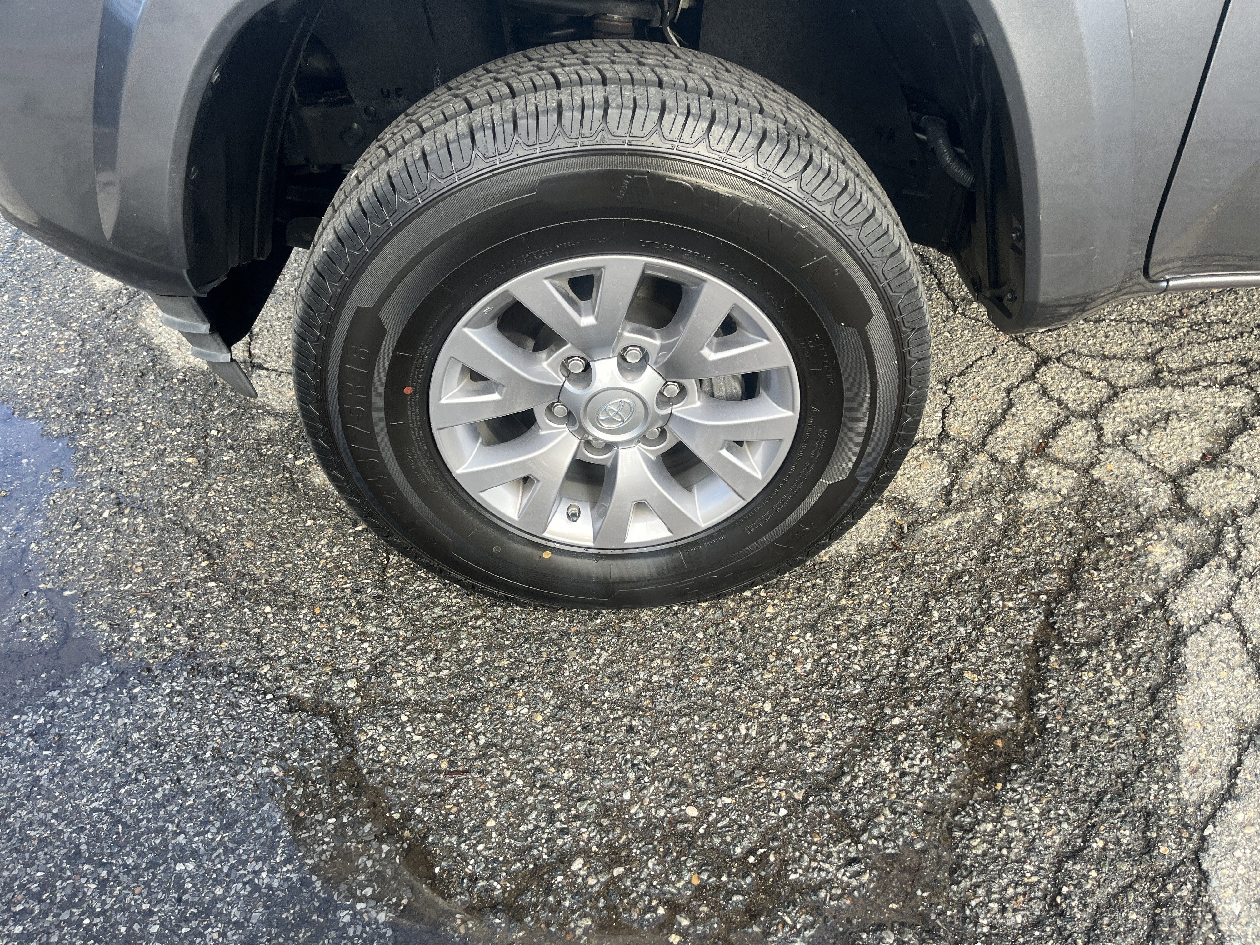 Used 2018 Toyota Tacoma SR5 image 10