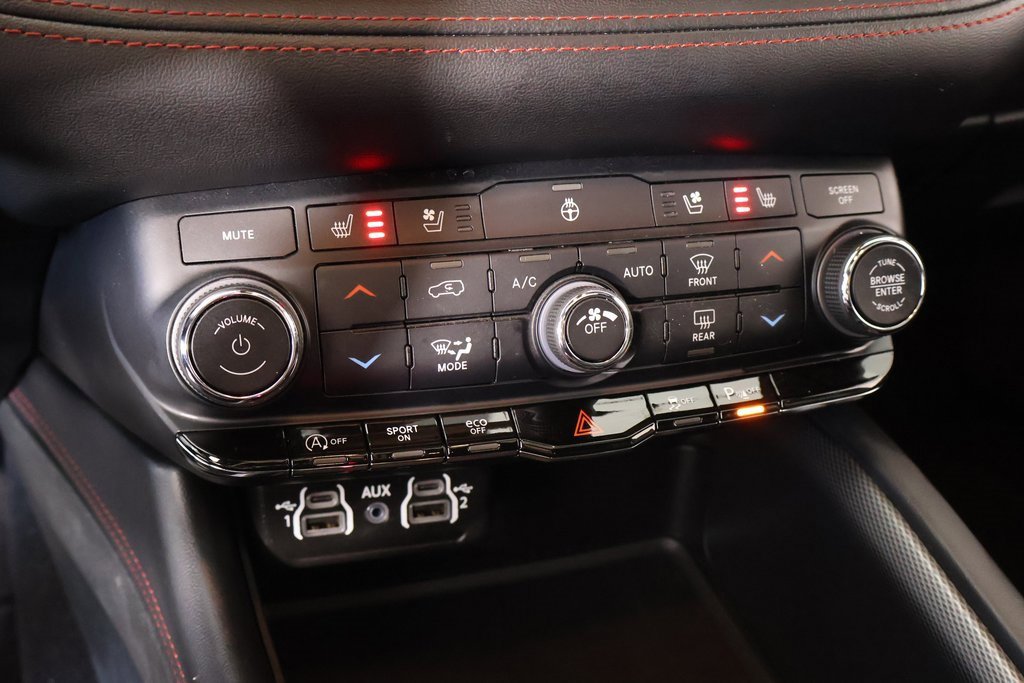 Used 2024 Dodge Durango GT image 8