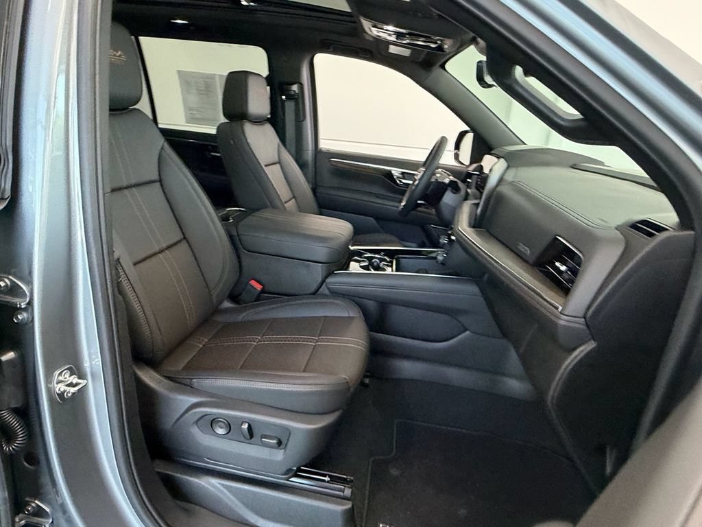 Certified 2026 Chevrolet Suburban High Country w/ Sun And Tow Package RWD image 22