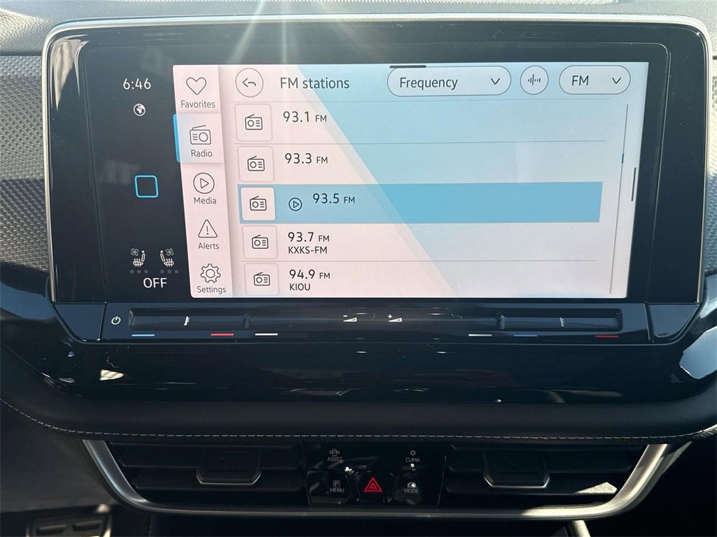 New 2026 Volkswagen Atlas Cross Sport SEL R-Line image 18