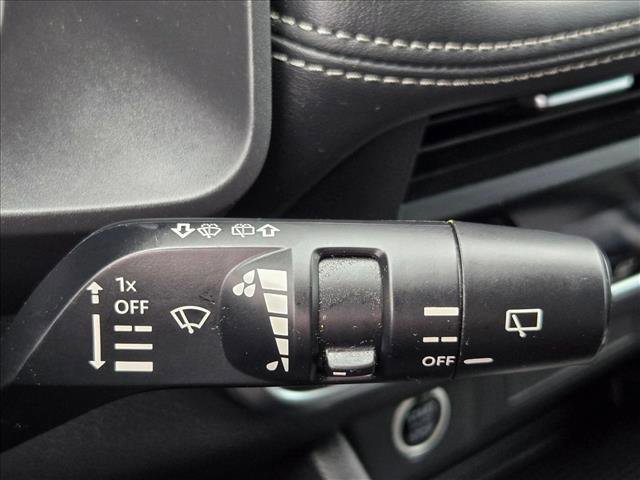 Used 2023 Nissan Rogue SV FWD image 19