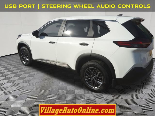 Used 2023 Nissan Rogue S AWD/4WD image 2