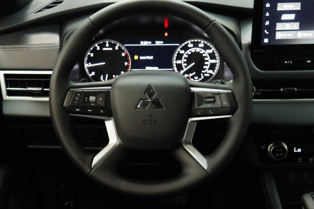 New 2026 Mitsubishi Outlander LE FWD image 20