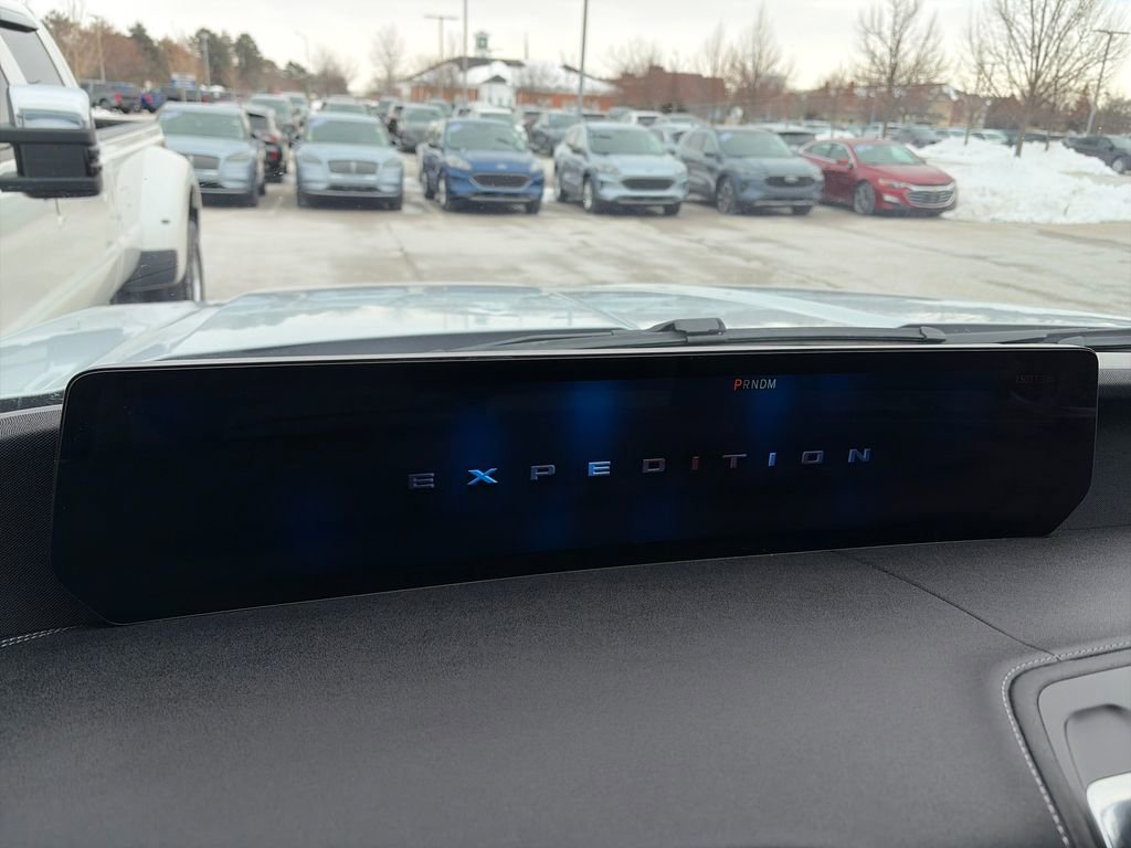 Used 2025 Ford Expedition Max Platinum image 24