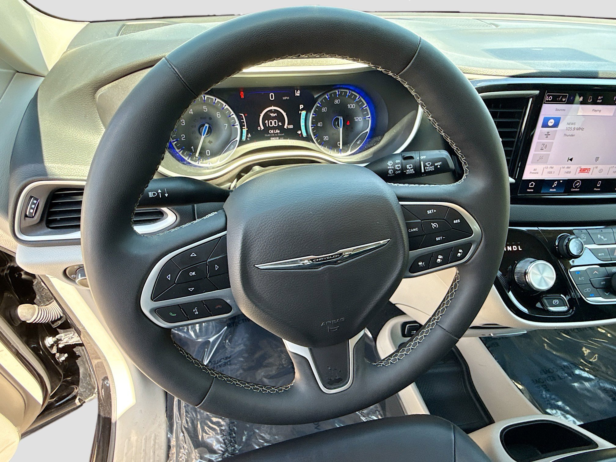 Used 2024 Chrysler Pacifica Touring-L FWD image 39