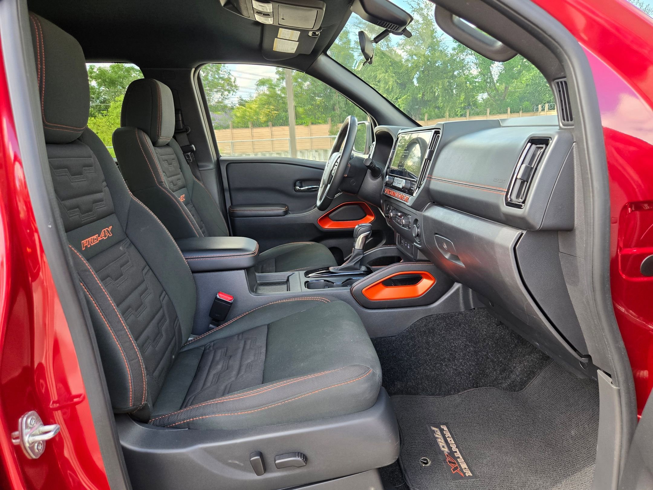 Used 2025 Nissan Frontier PRO-4X w/ Tow Package AWD/4WD image 28