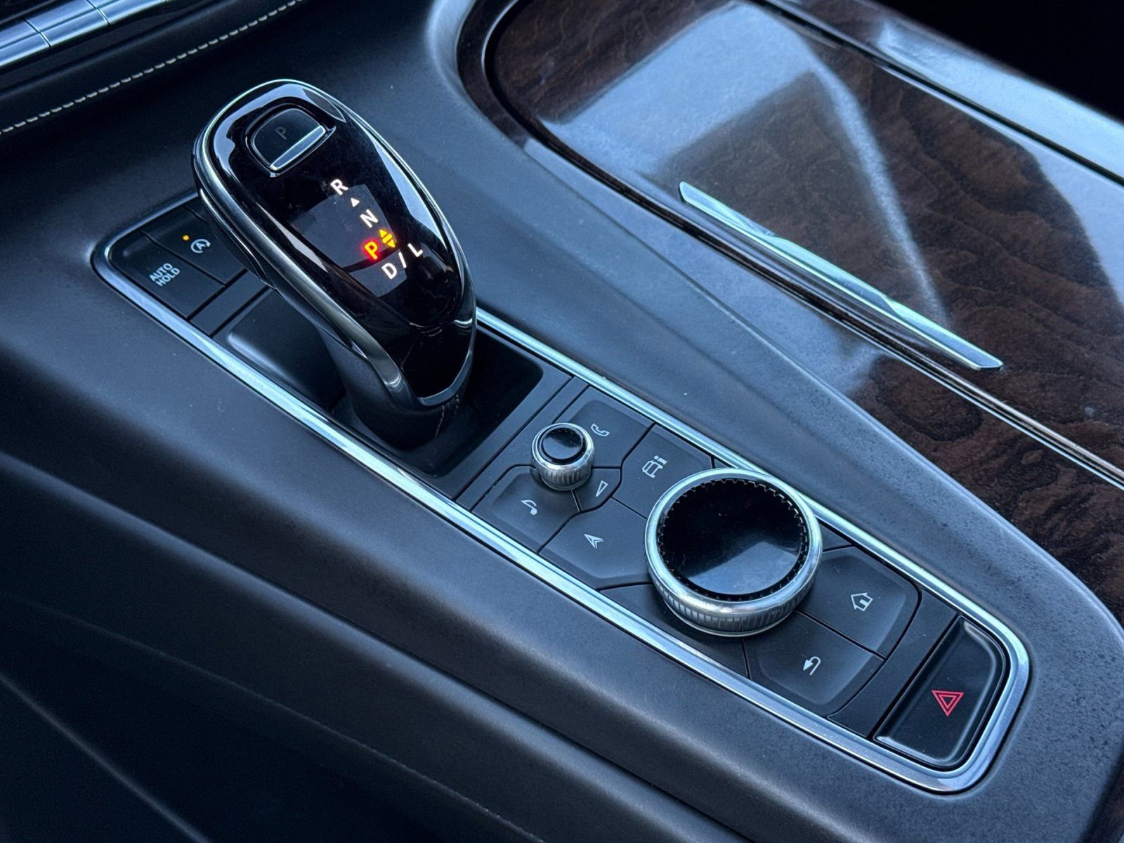 Used 2022 Cadillac Escalade ESV Sport Platinum w/ Heavy-Duty Trailer Package image 26