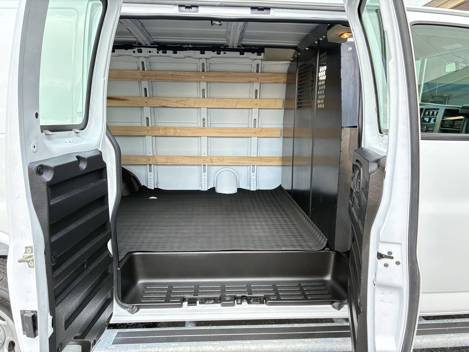 Used 2025 Chevrolet Express 2500 w/ Driver Convenience Package RWD image 21