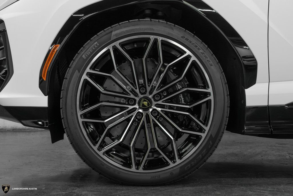Used 2025 Lamborghini Urus SE image 6