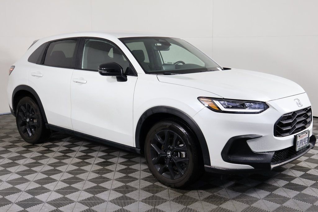 Used 2024 Honda HR-V Sport image 3