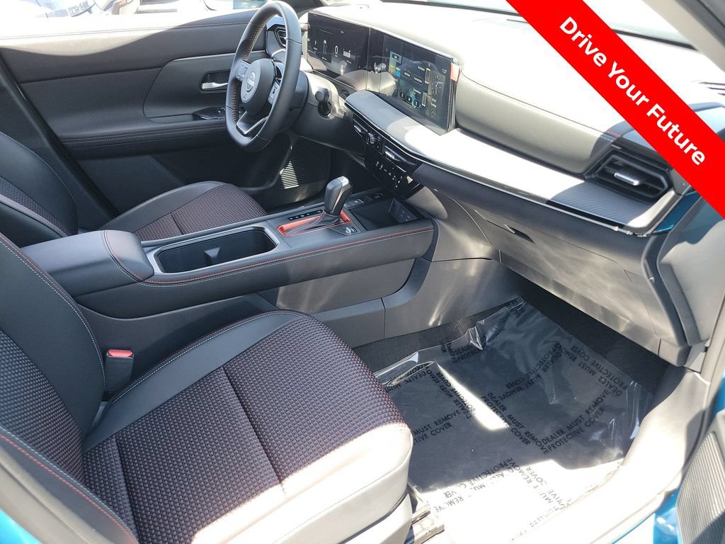 Certified 2025 Nissan Kicks SR FWD image 20