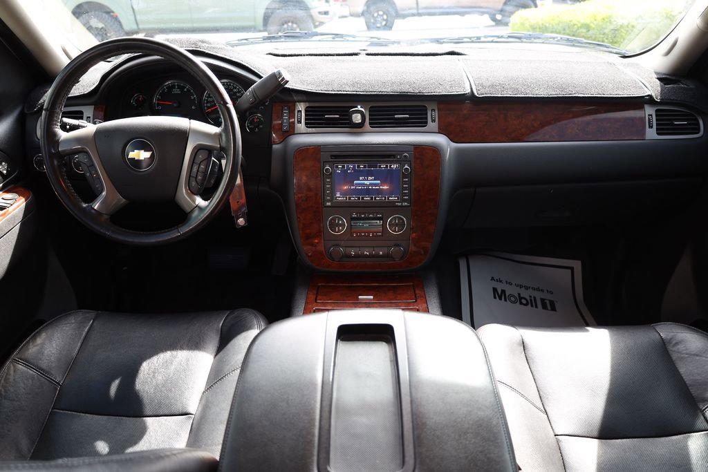 Used 2011 Chevrolet Suburban LTZ AWD/4WD image 19