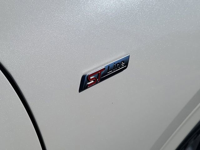 Certified 2023 Ford Escape ST-Line w/ Tech Pack #1 AWD/4WD image 6