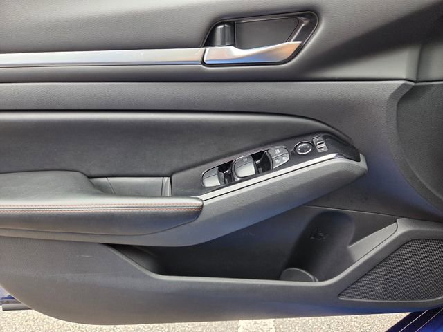 Used 2025 Nissan Altima 2.5 SR FWD image 30