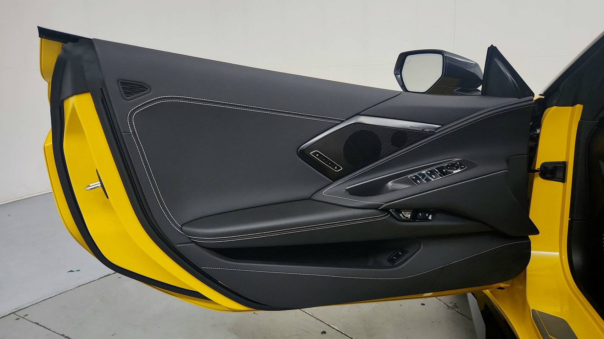 Used 2025 Chevrolet Corvette Z06 w/ Stealth Interior Trim Package RWD image 16