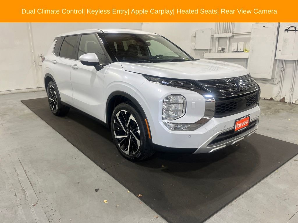 Used 2024 Mitsubishi Outlander SE