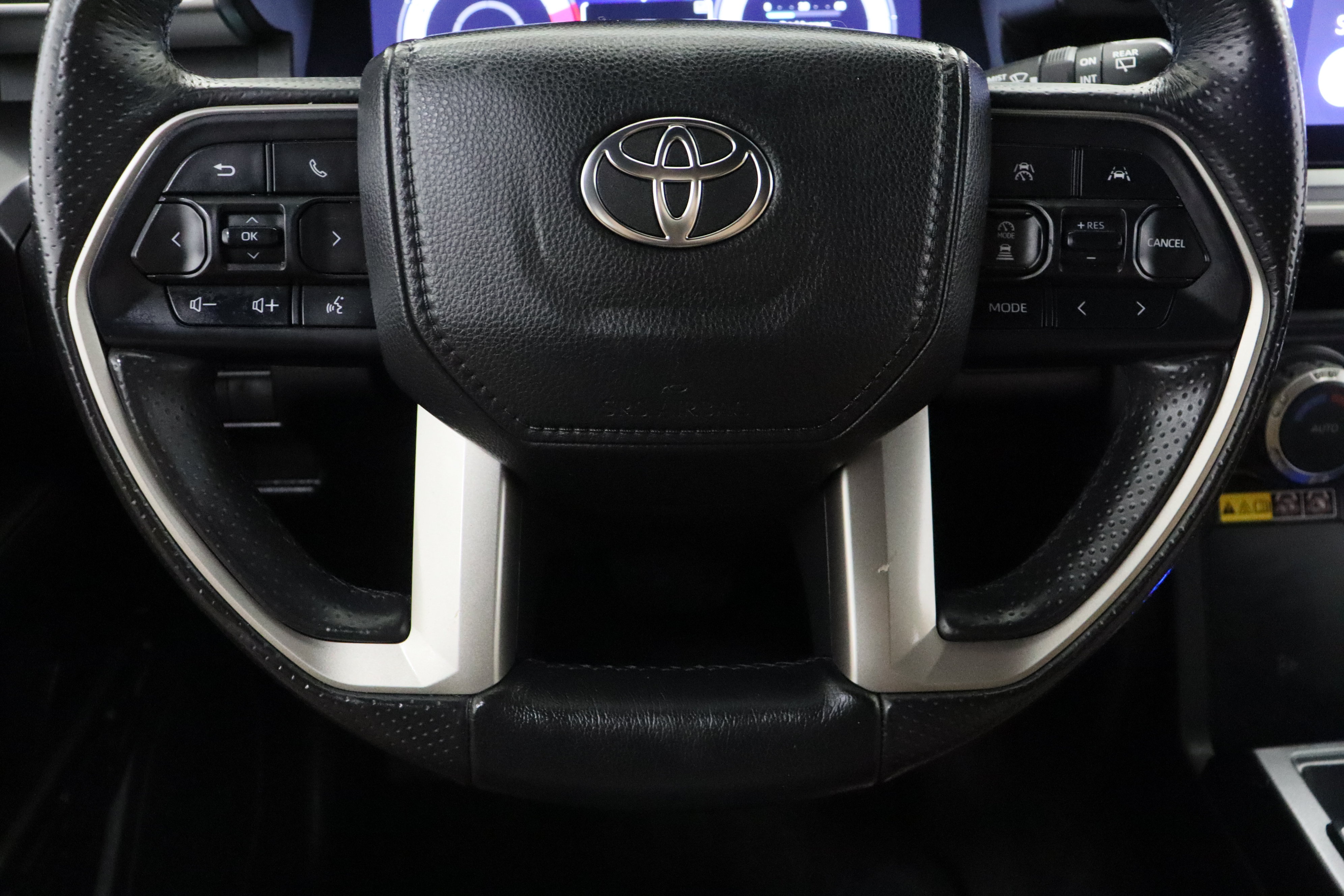 Certified 2025 Toyota 4Runner TRD Off-Road Premium w/ Tow Technology Package AWD/4WD image 27