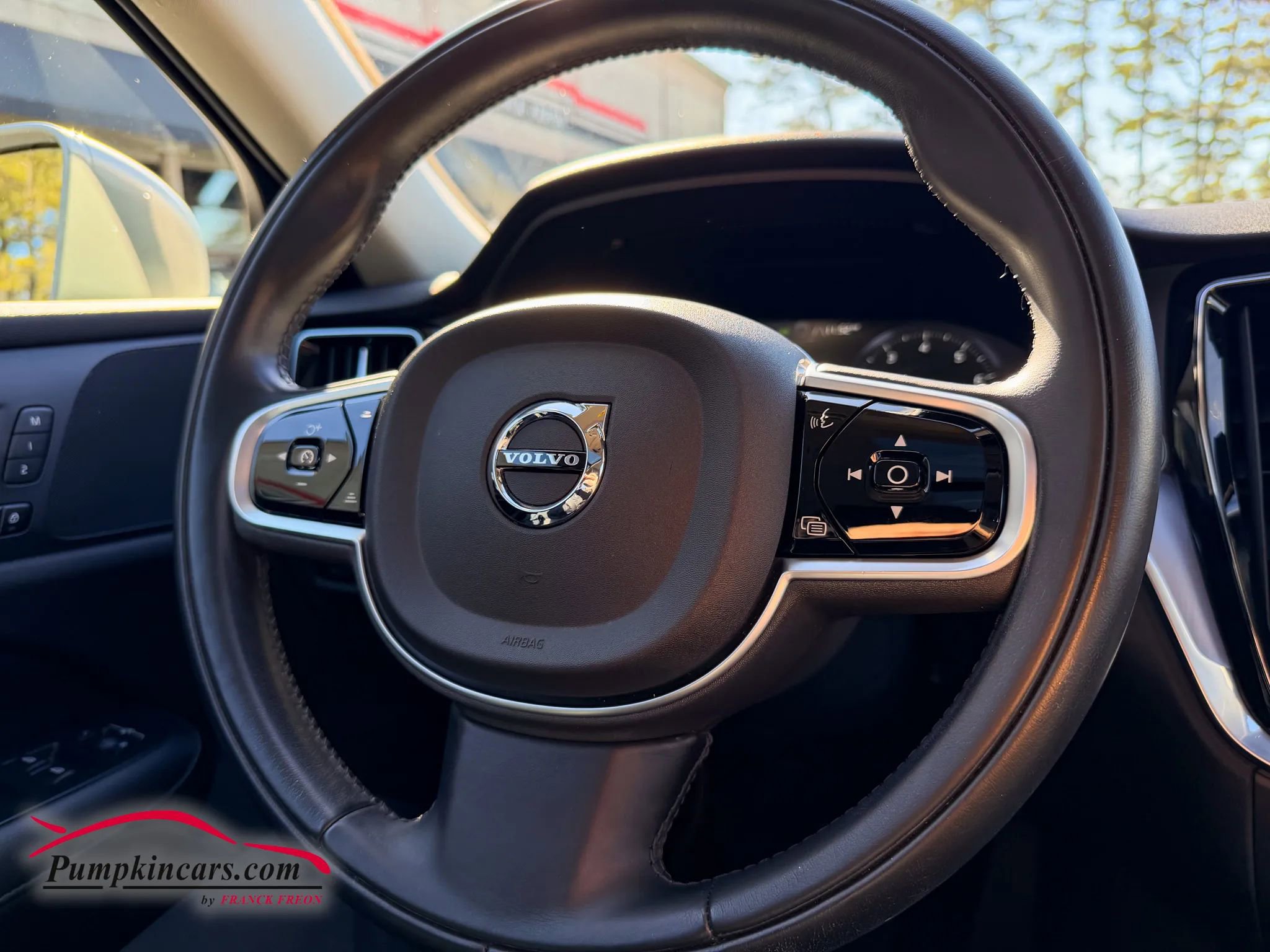 Used 2020 Volvo S60 T5 Momentum image 28