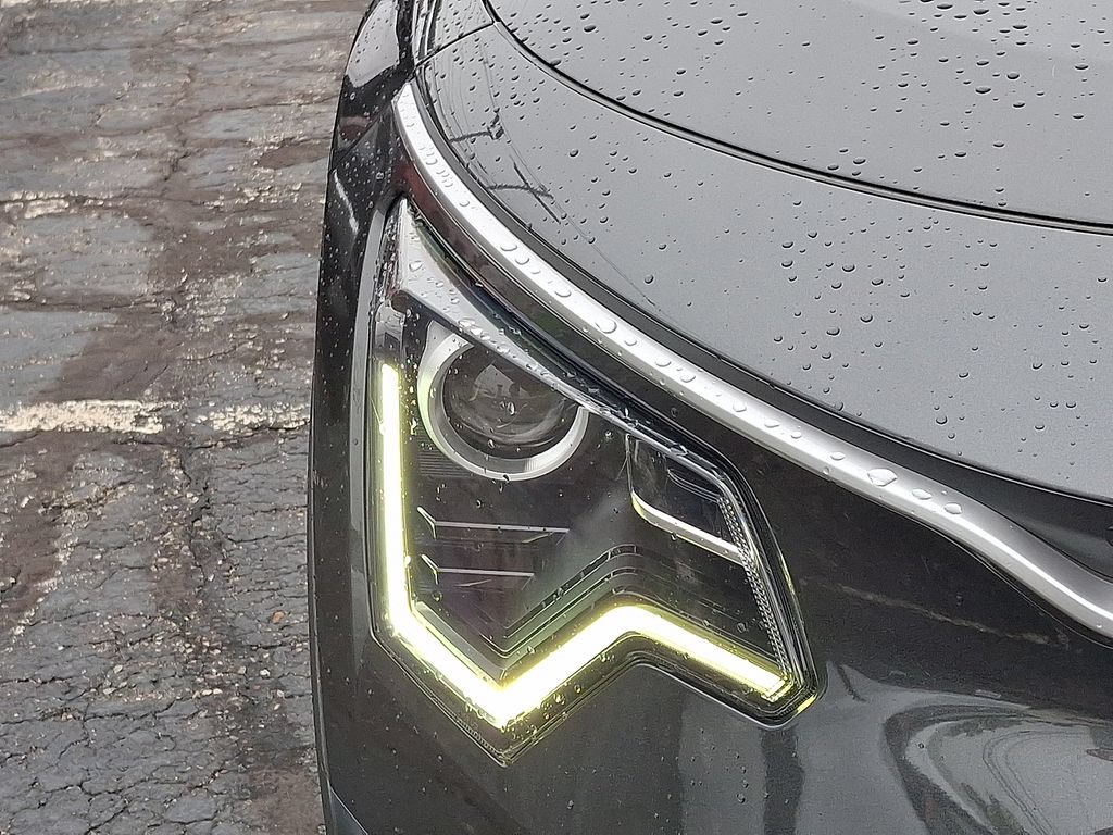 Certified 2023 Kia Niro LX FWD image 19