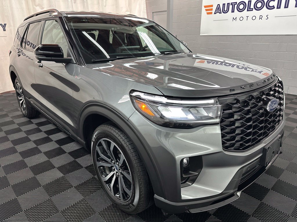 Used 2026 Ford Explorer ST-Line AWD/4WD image 2