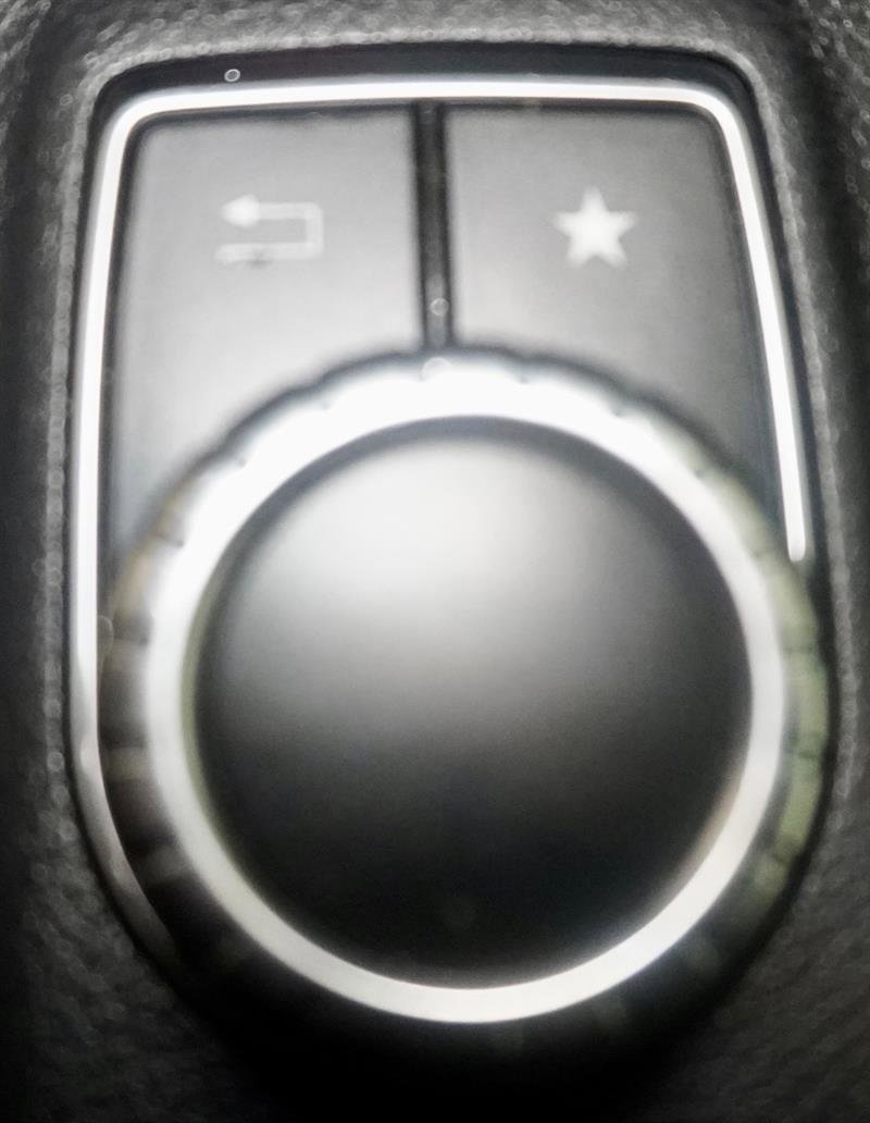 Used 2015 Mercedes-Benz CLA 250 image 24