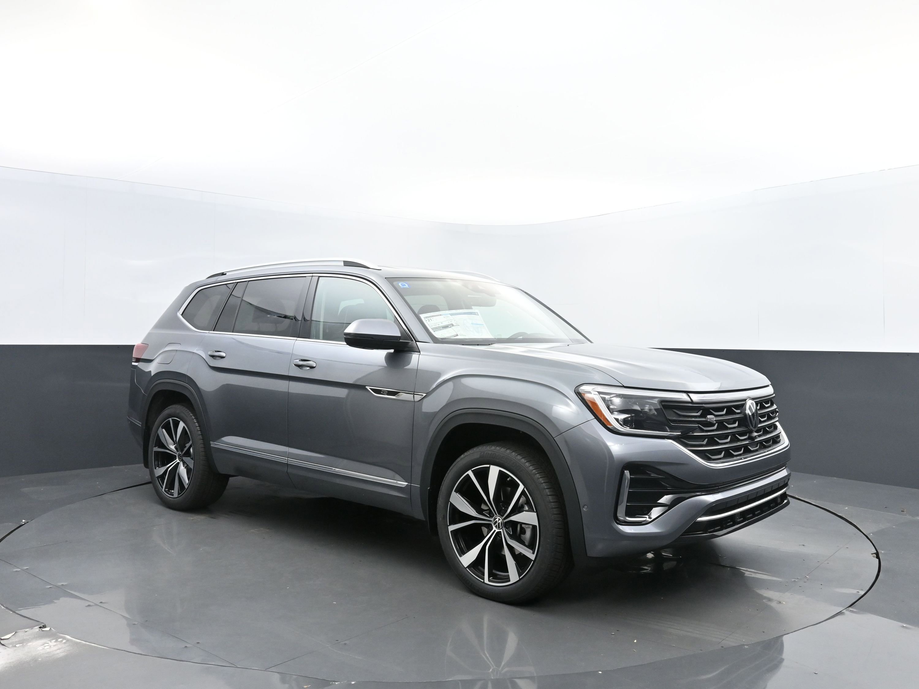 New 2025 Volkswagen Atlas SEL Premium R-Line image 1