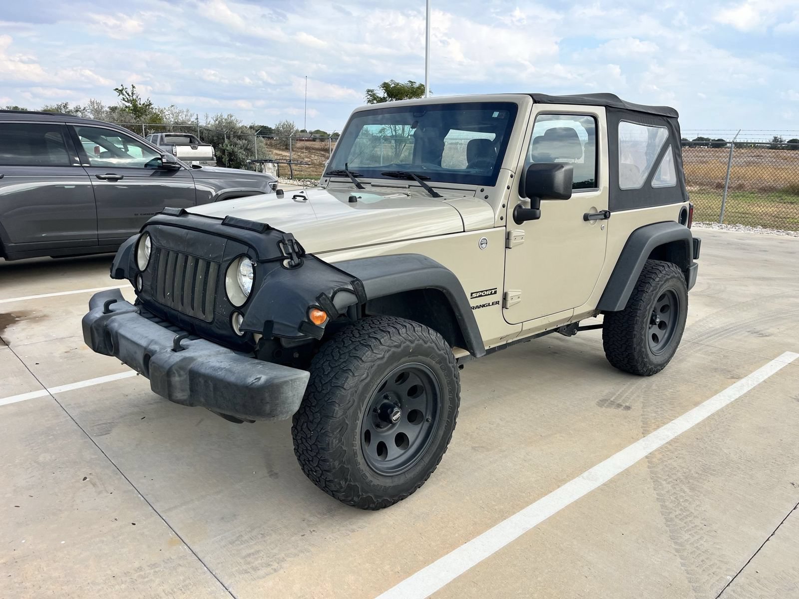 Used 2017 Jeep Wrangler Sport AWD/4WD image 7