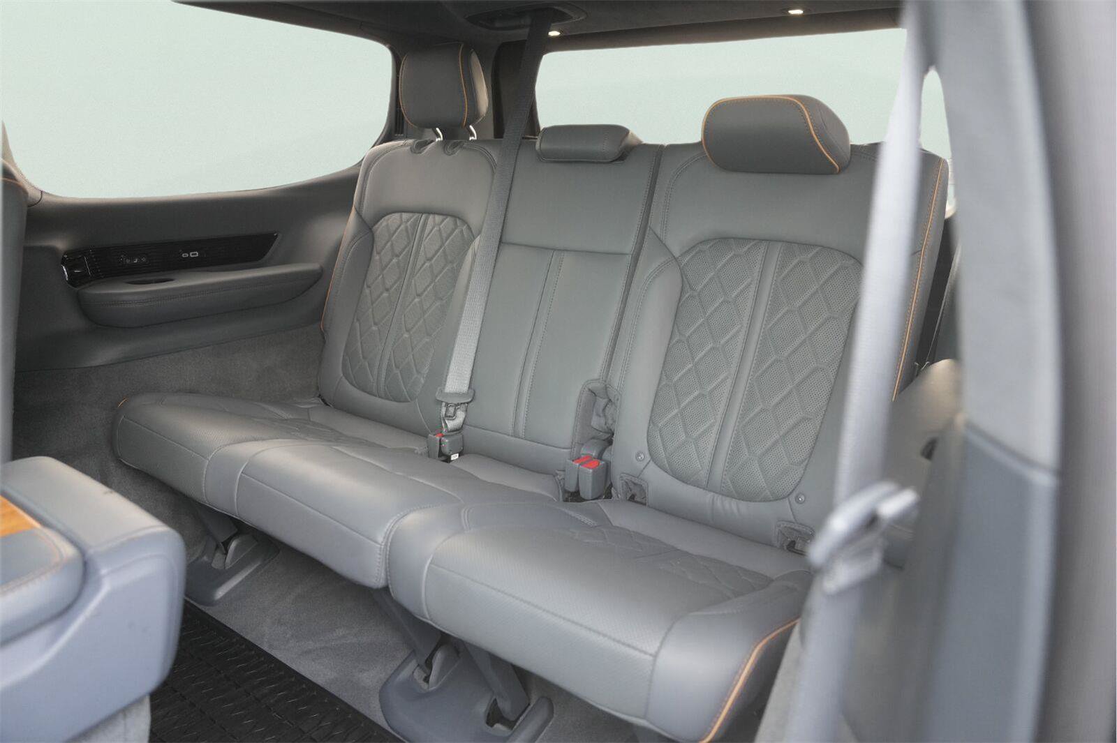 Used 2022 Jeep Grand Wagoneer Series III w/ Rear Seat Video Group 1 AWD/4WD image 15