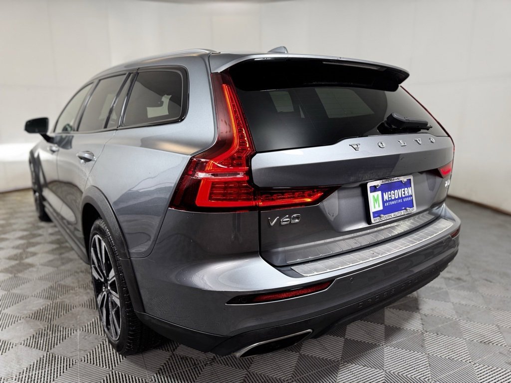 Used 2021 Volvo V60 T5 Cross Country w/ Climate Package image 6