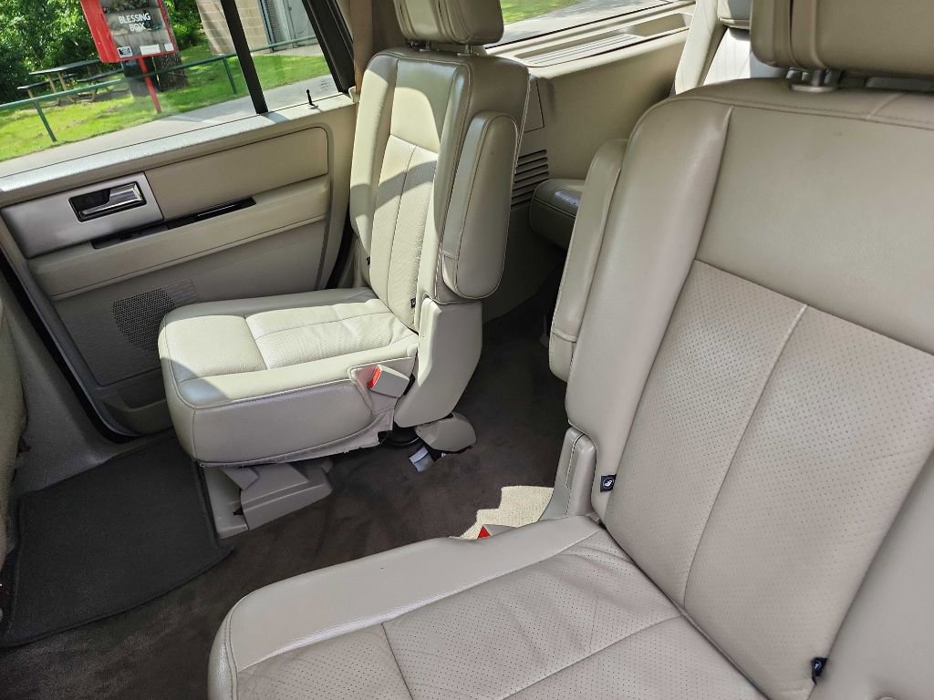 Used 2013 Ford Expedition Limited image 30