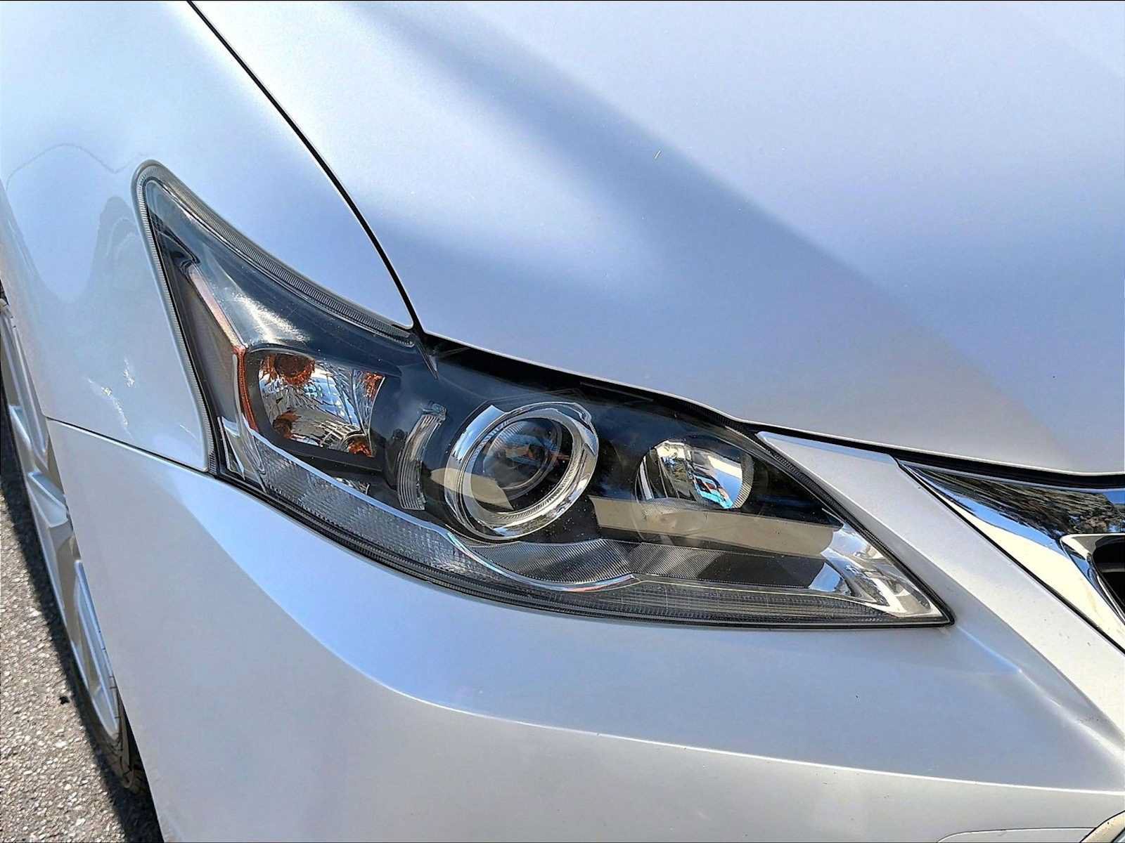 Used 2015 Lexus CT 200h FWD image 30