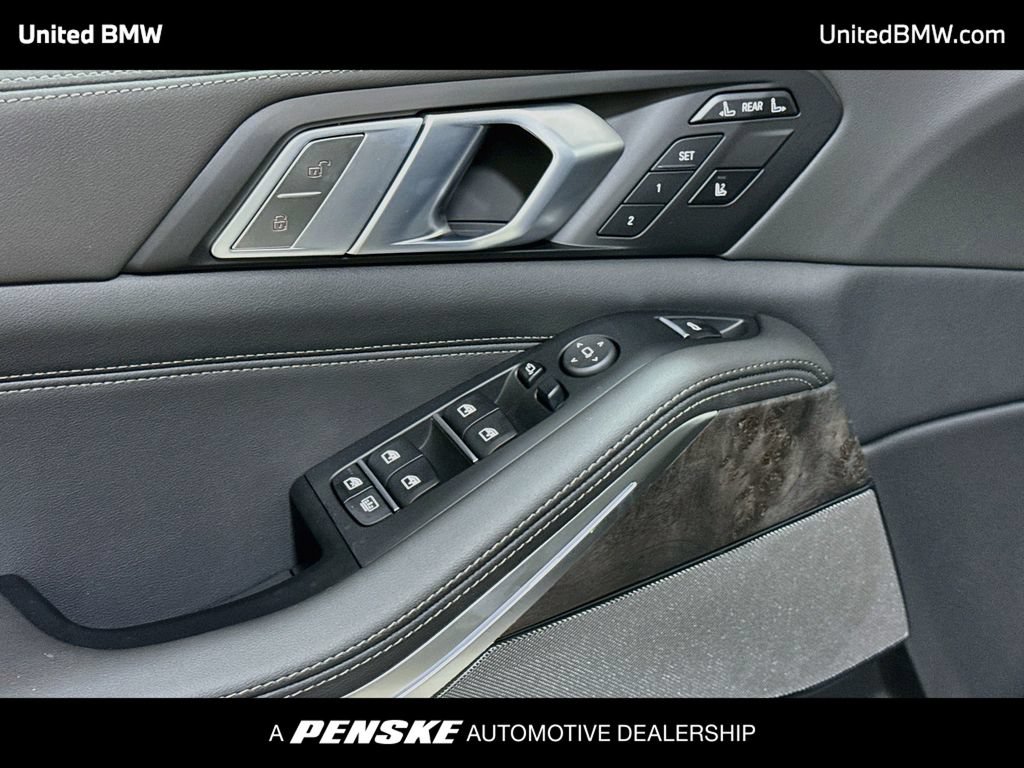 New 2027 BMW X7 xDrive40i w/ M Sport Package AWD/4WD image 10
