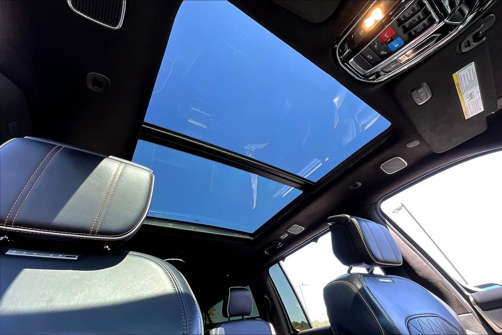 Used 2023 Jeep Grand Wagoneer L Series III image 22